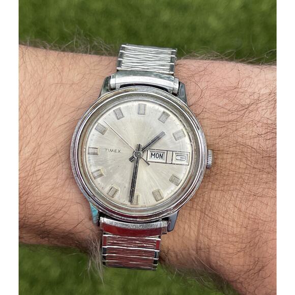 Vintage Men's TIMEX Mechanical Watch, Day/Date 16850 2773 Runs - Picture 2 of 8